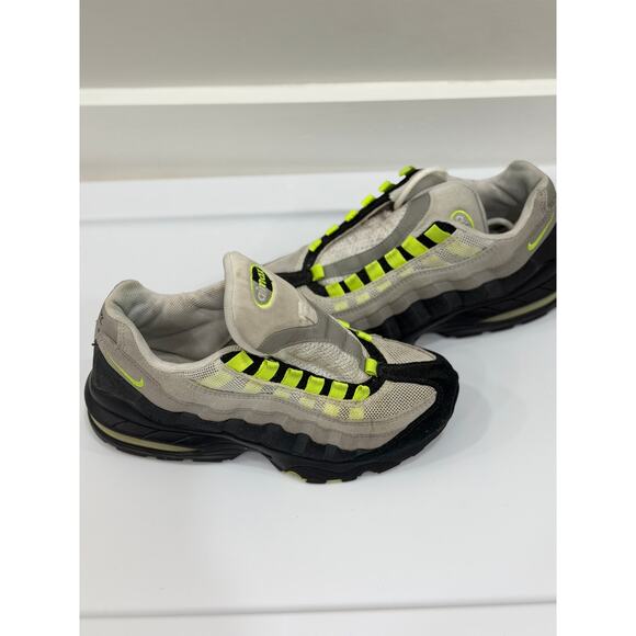 2016 Nike Air Max 95 OG Neon Grey 307565-077 Youth Size 6Y / Women’s Size 7.5 - Picture 2 of 10